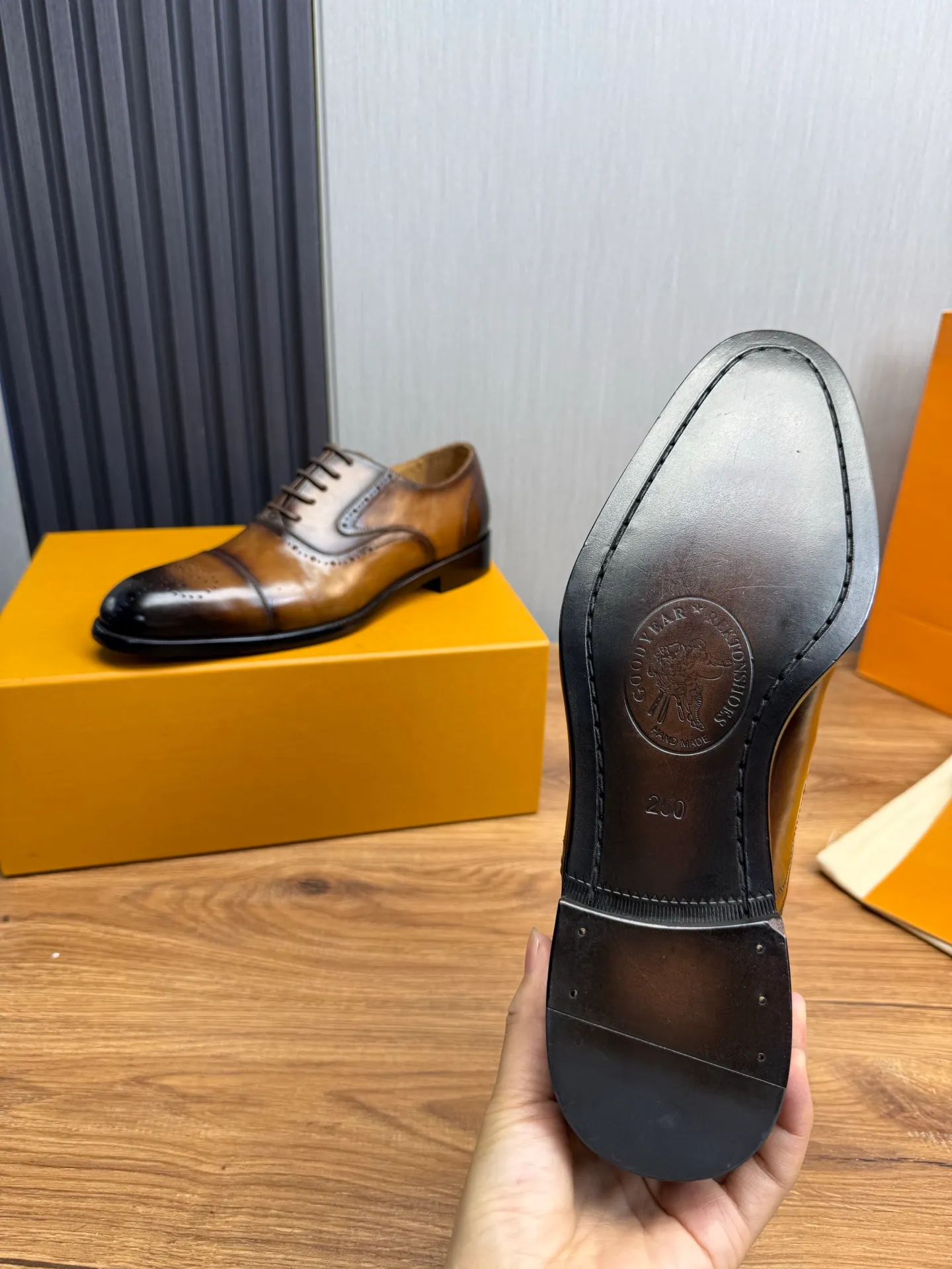 Men's shoes💰760💰 LV. Men's business casual leather shoes, 1:1 shipment ⬆️Luxurious and noble👞All imported original brand leather, just to create a more comfortable wearing experience, upper: original cowhide ➕Imported full cow lining, original leather outsole ✔️36-45 (38.45 non-refundable)